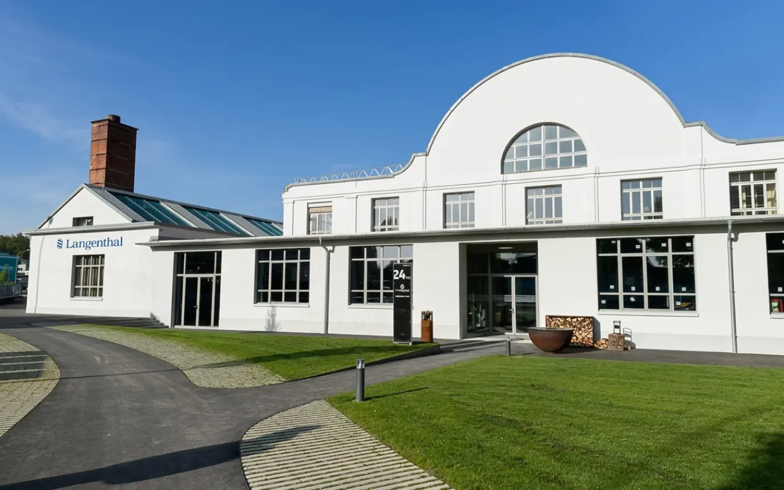 showroom-exterior.webp